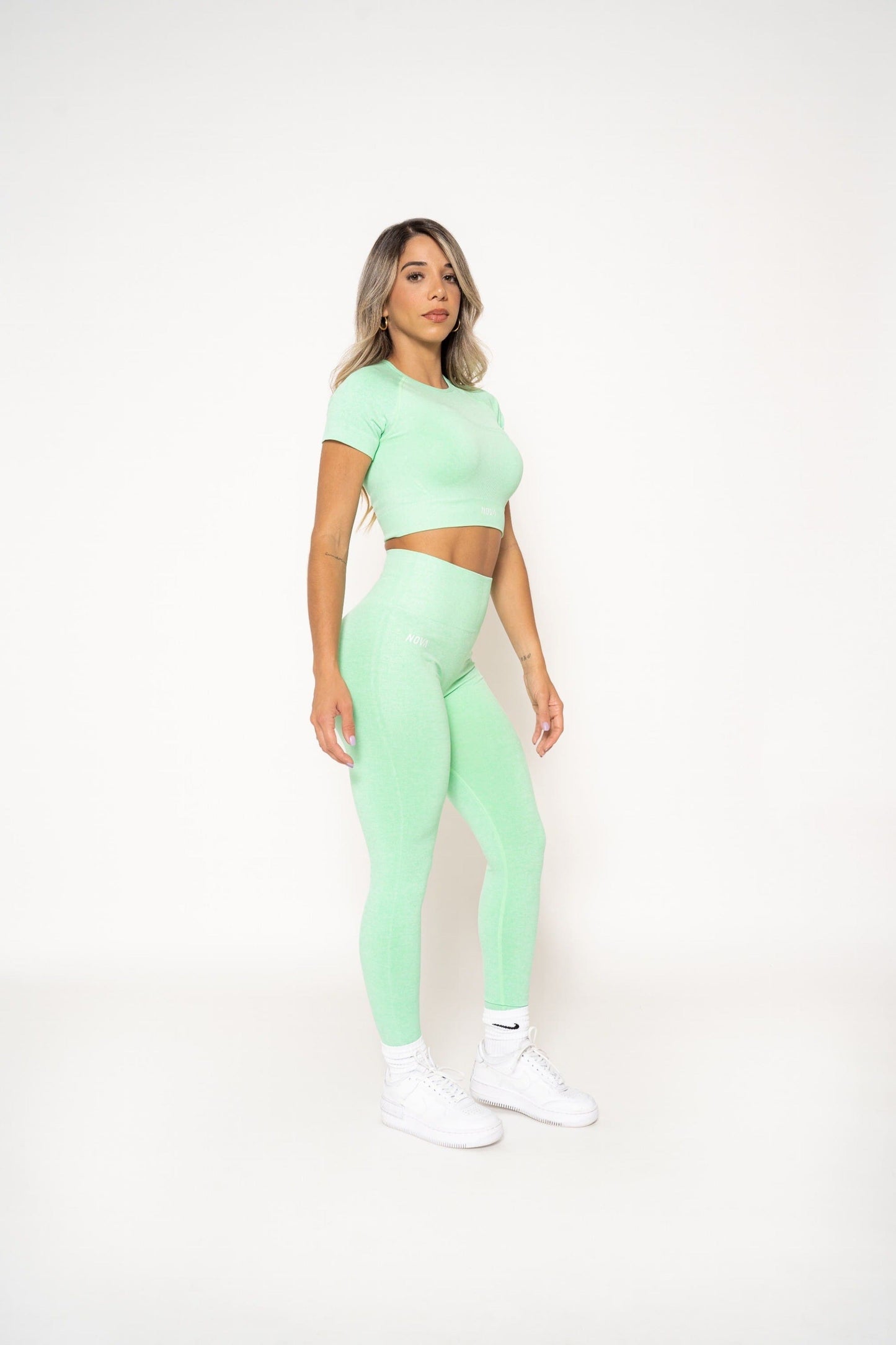 MIA GREEN CROP TOP